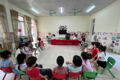 Trường Mầm non Liêm Thuận phối hợp với Trạm y tế xã Thanh Bình khám sức khỏe cho trẻ năm học 2025-2026